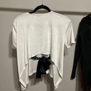 FLOWY ZARA CROP TOP WITH TIE BACK